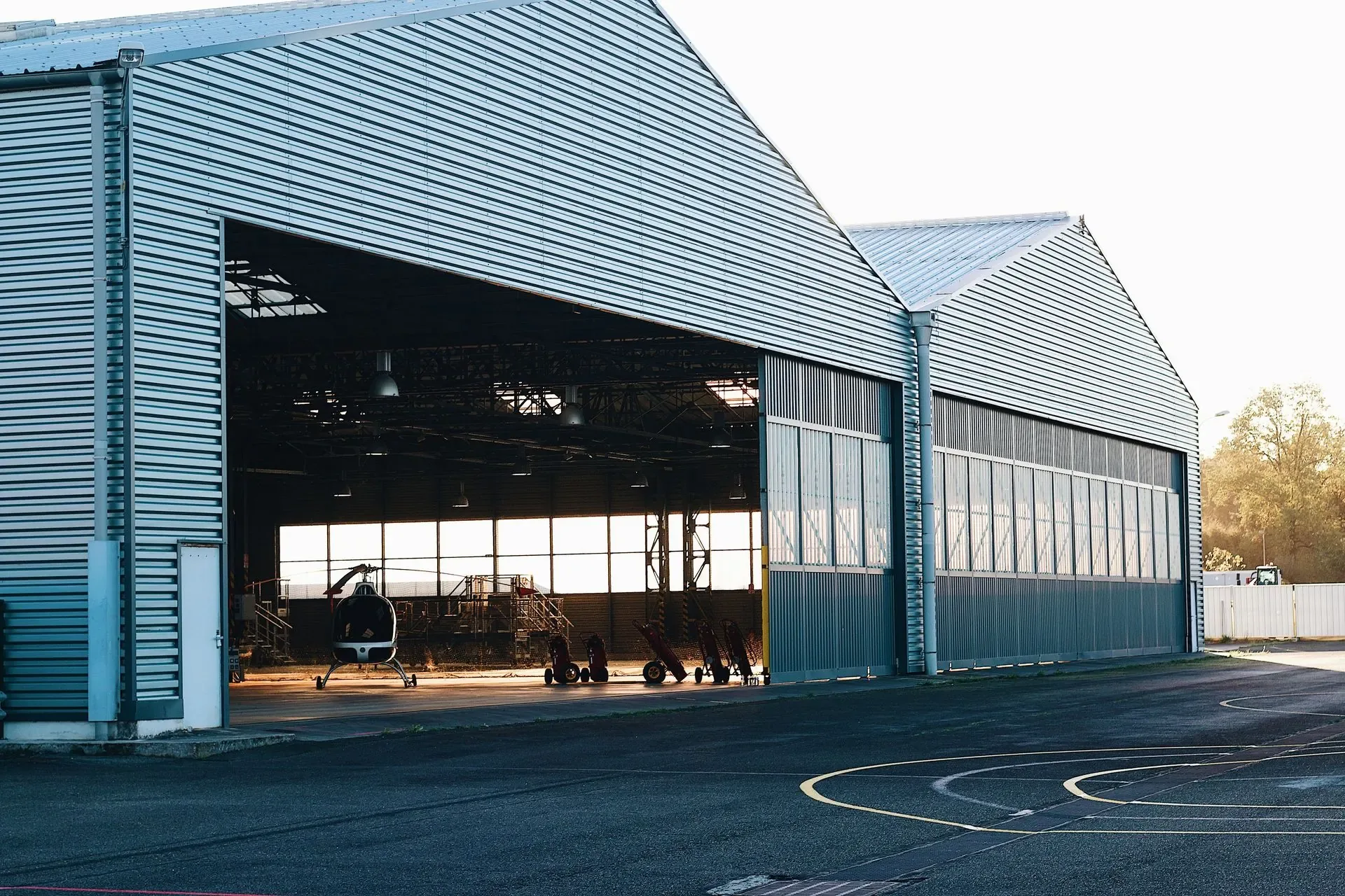 Aircraft Hangar Construction in Wichita, Kansas - Wide-Span Hangar Door Engineering
